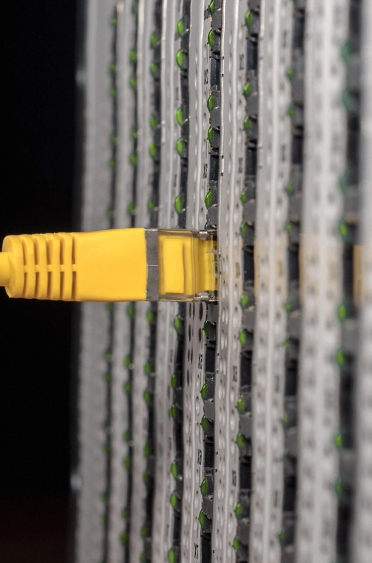 Détail d'un bloc de cartes accélératrices en rack